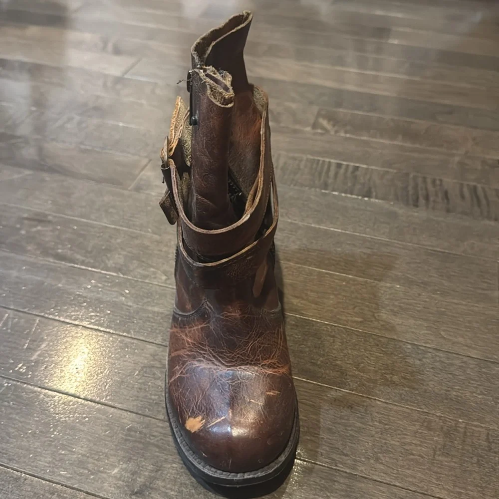 Vintage Brown Leather Boots - Picture 9 of 12